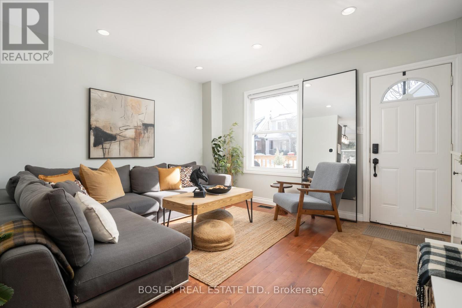 24 Queensdale Avenue, Toronto, Ontario  M4J 1X9 - Photo 5 - E12753688