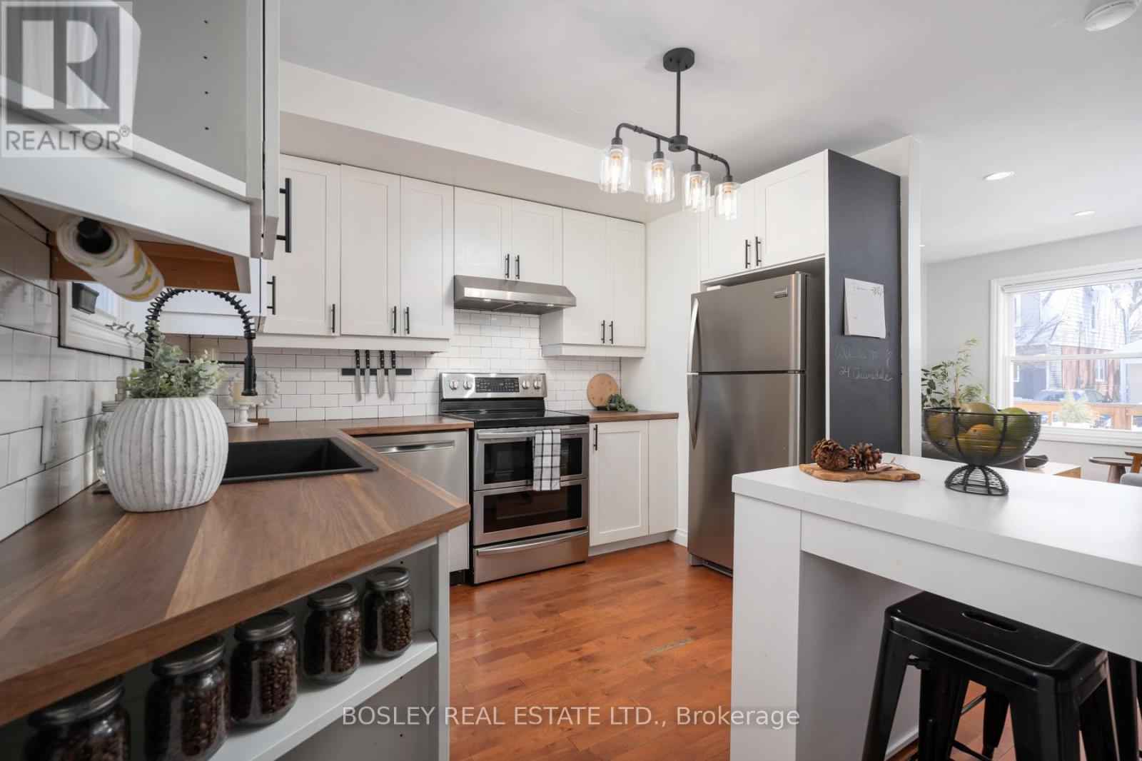 24 Queensdale Avenue, Toronto, Ontario  M4J 1X9 - Photo 7 - E12753688