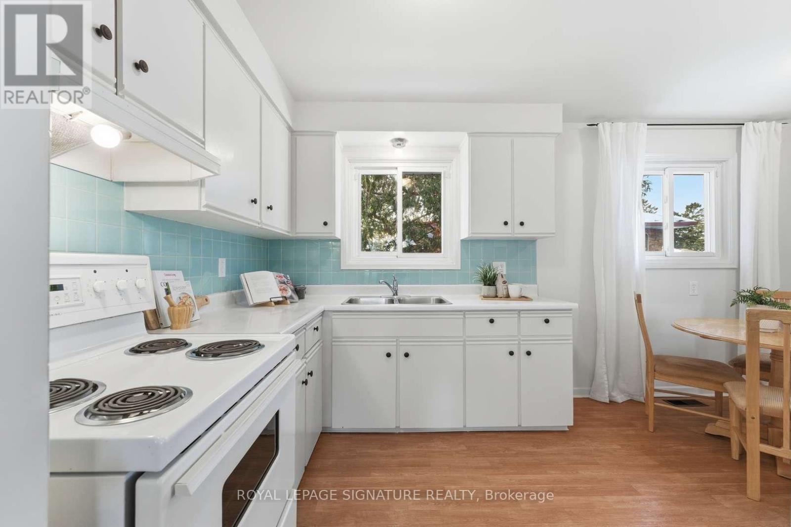 153 Lynnbrook Drive, Toronto, Ontario  M1H 2N4 - Photo 13 - E12756696