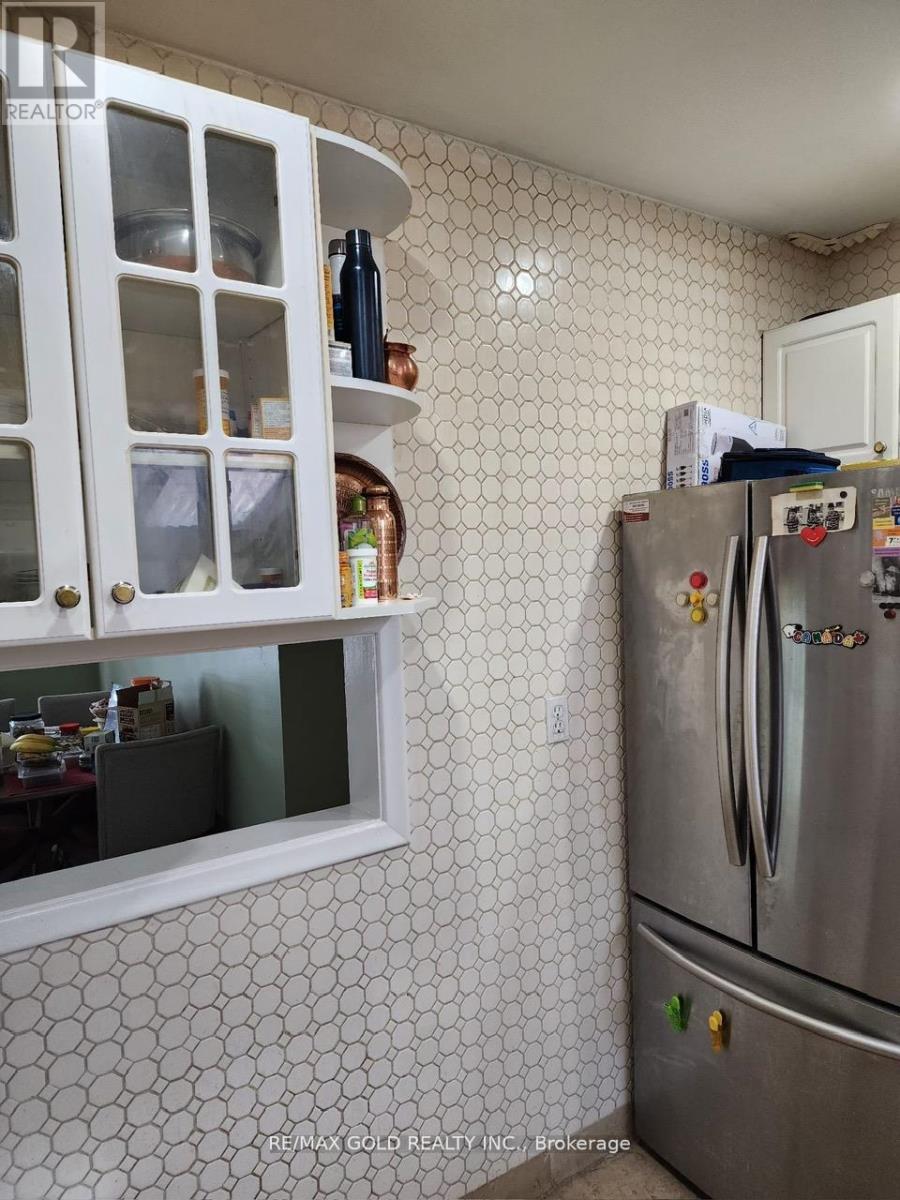 Upper - 76 Pandora Circle, Toronto, Ontario  M1H 1V7 - Photo 4 - E12756730