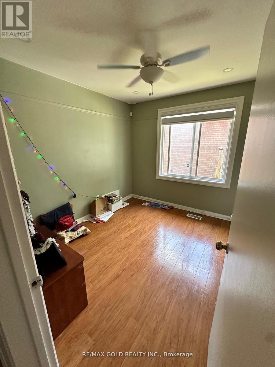 Upper - 76 Pandora Circle, Toronto, Ontario  M1H 1V7 - Photo 11 - E12756730