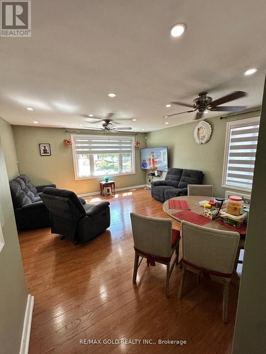 Upper - 76 Pandora Circle, Toronto, Ontario  M1H 1V7 - Photo 7 - E12756730