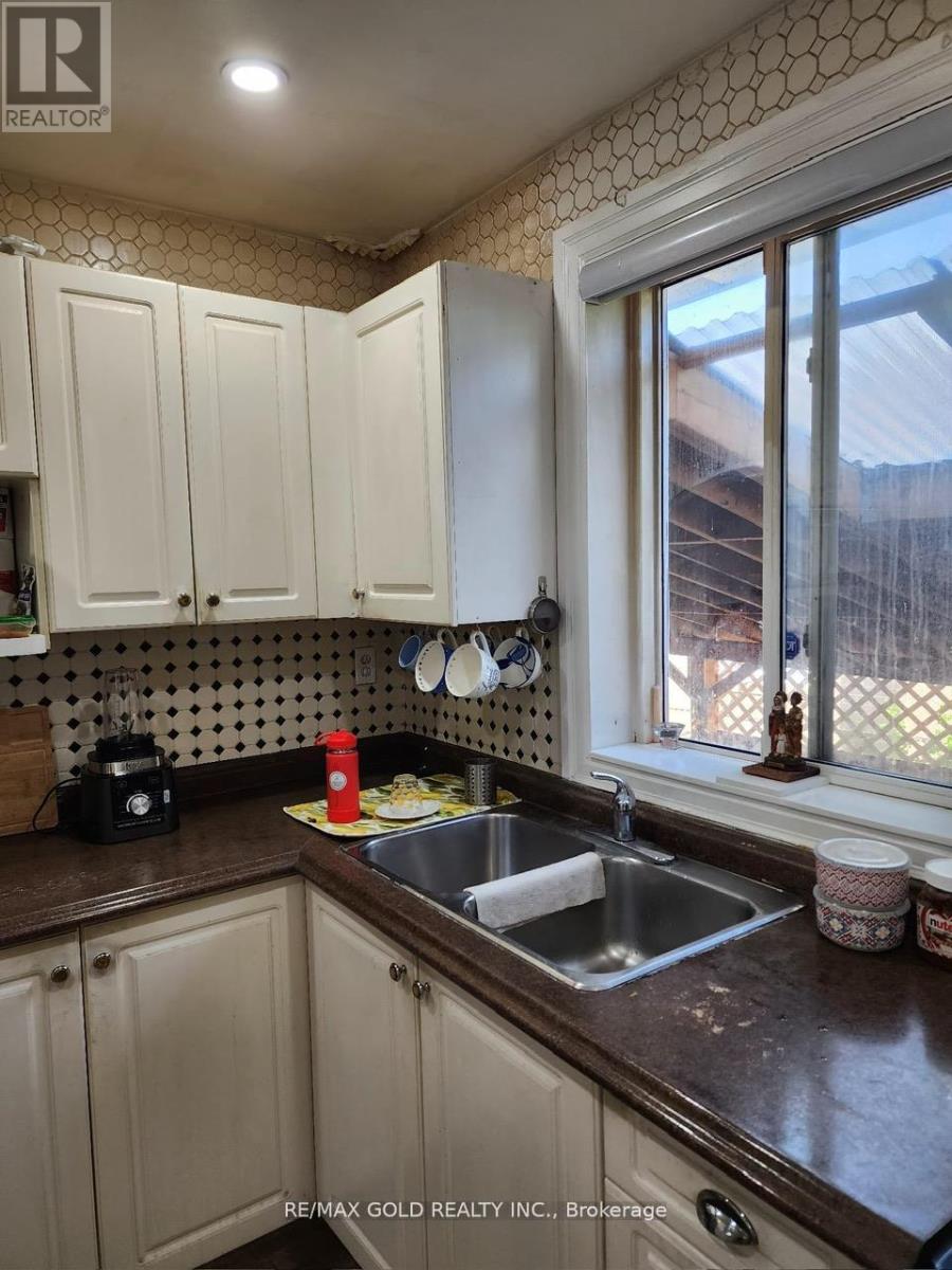 Upper - 76 Pandora Circle, Toronto, Ontario  M1H 1V7 - Photo 5 - E12756730