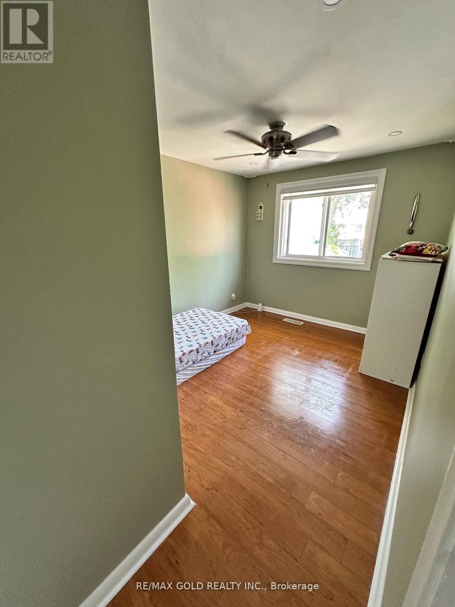 Upper - 76 Pandora Circle, Toronto, Ontario  M1H 1V7 - Photo 10 - E12756730