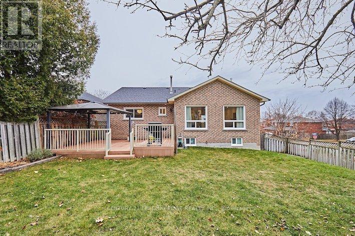 40 Waywell Street, Whitby, Ontario  L1N 8N9 - Photo 6 - E12756774