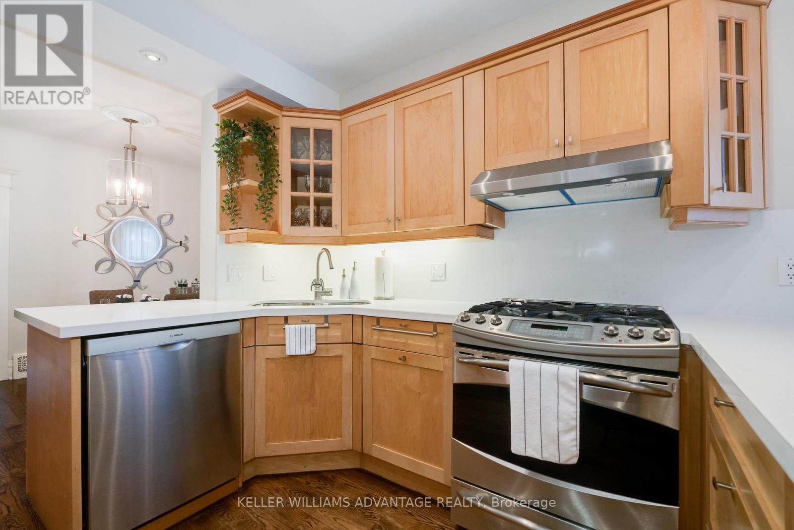 76 Sparkhall Avenue, Toronto, Ontario  M4K 1G6 - Photo 18 - E12756894