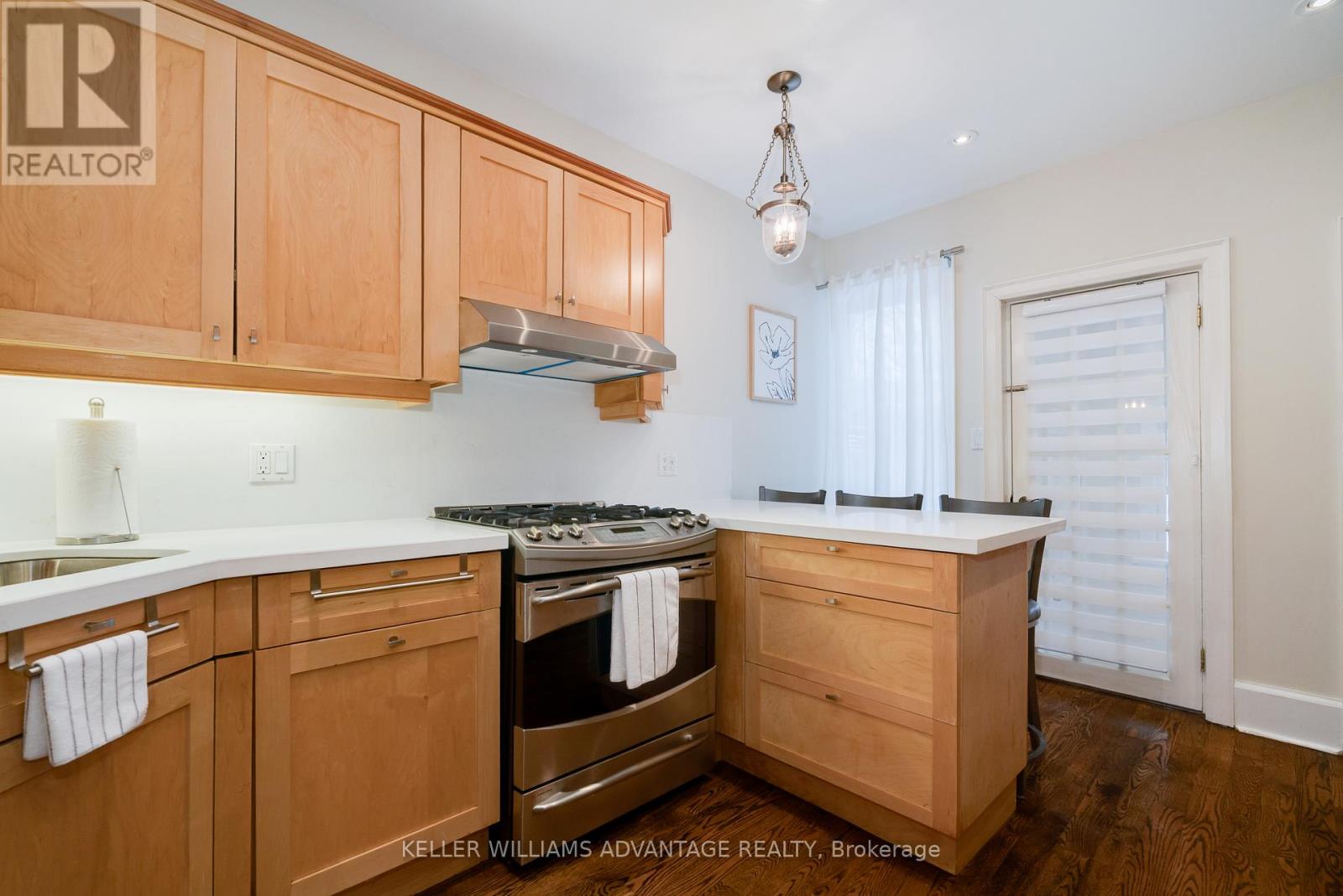 76 Sparkhall Avenue, Toronto, Ontario  M4K 1G6 - Photo 17 - E12756894