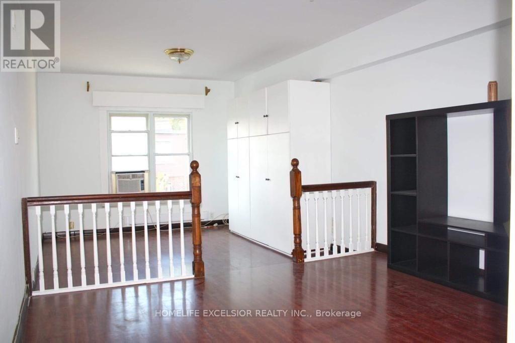 2 - 2442 Danforth Avenue, Toronto, Ontario  M4C 1K9 - Photo 3 - E12757124