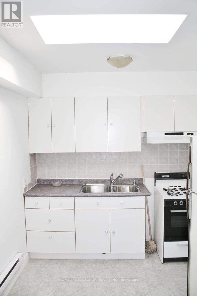 2 - 2442 Danforth Avenue, Toronto, Ontario  M4C 1K9 - Photo 4 - E12757124