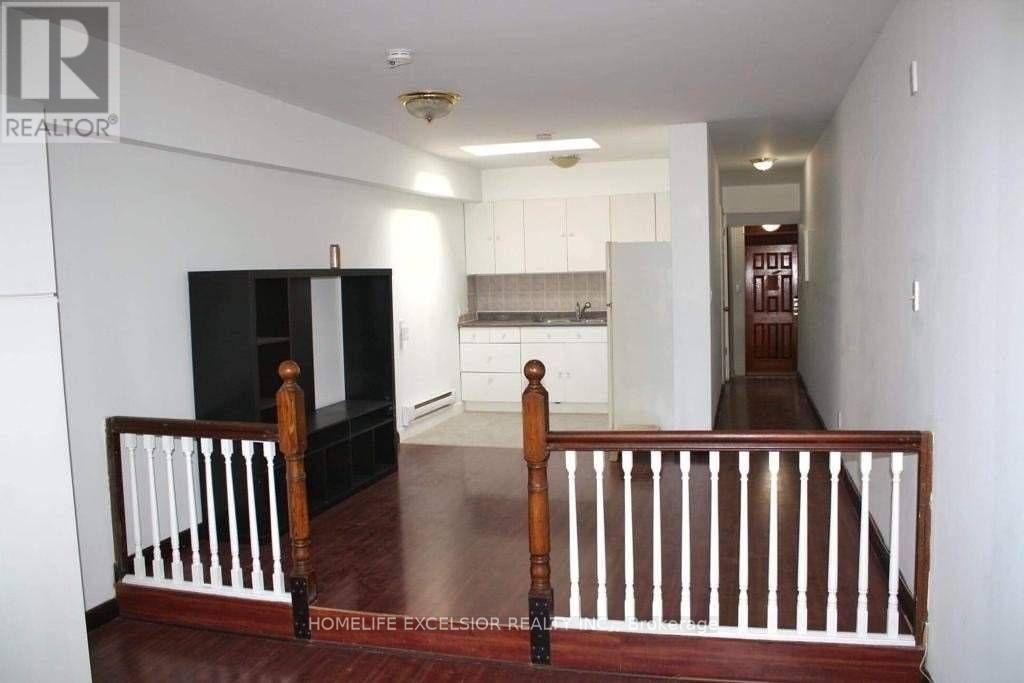 2 - 2442 Danforth Avenue, Toronto, Ontario  M4C 1K9 - Photo 2 - E12757124