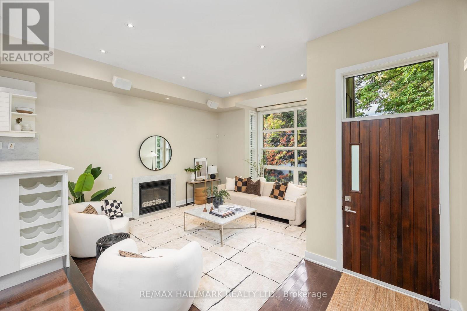 29b Beechwood Drive, Toronto, Ontario  M4K 3H7 - Photo 5 - E12757074