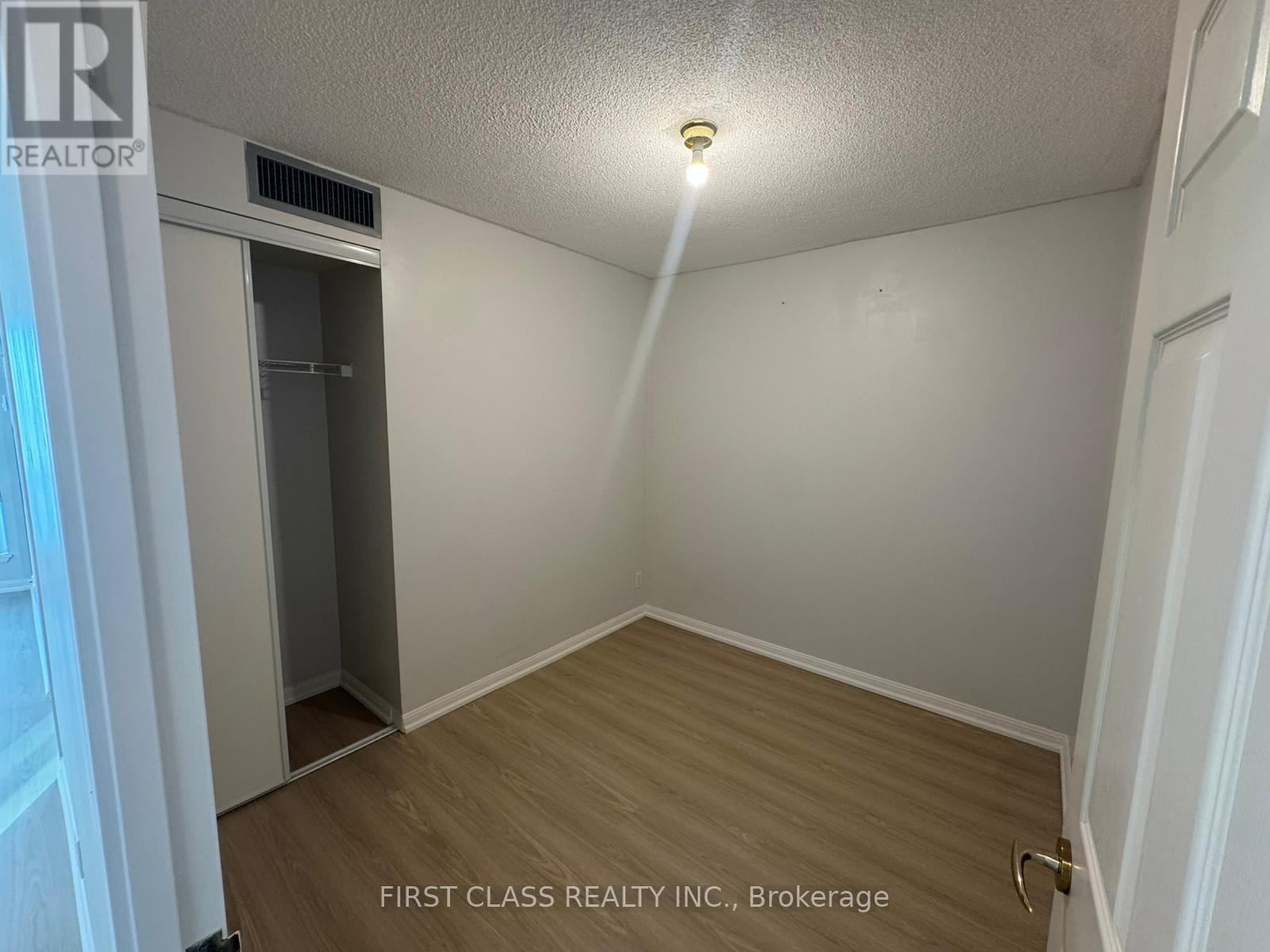 1905 - 18 Lee Centre Drive, Toronto (Woburn), Ontario  M1H 3H5 - Photo 7 - E12757338