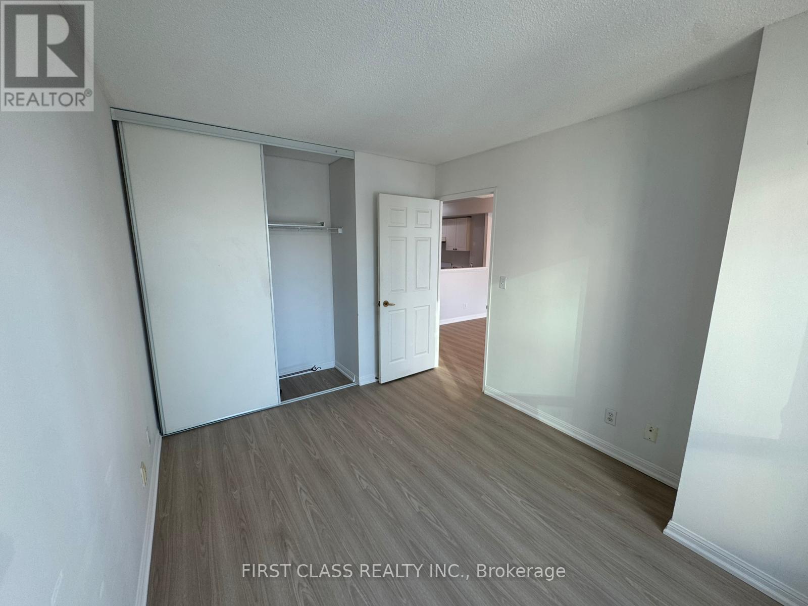 1905 - 18 Lee Centre Drive, Toronto (Woburn), Ontario  M1H 3H5 - Photo 9 - E12757338