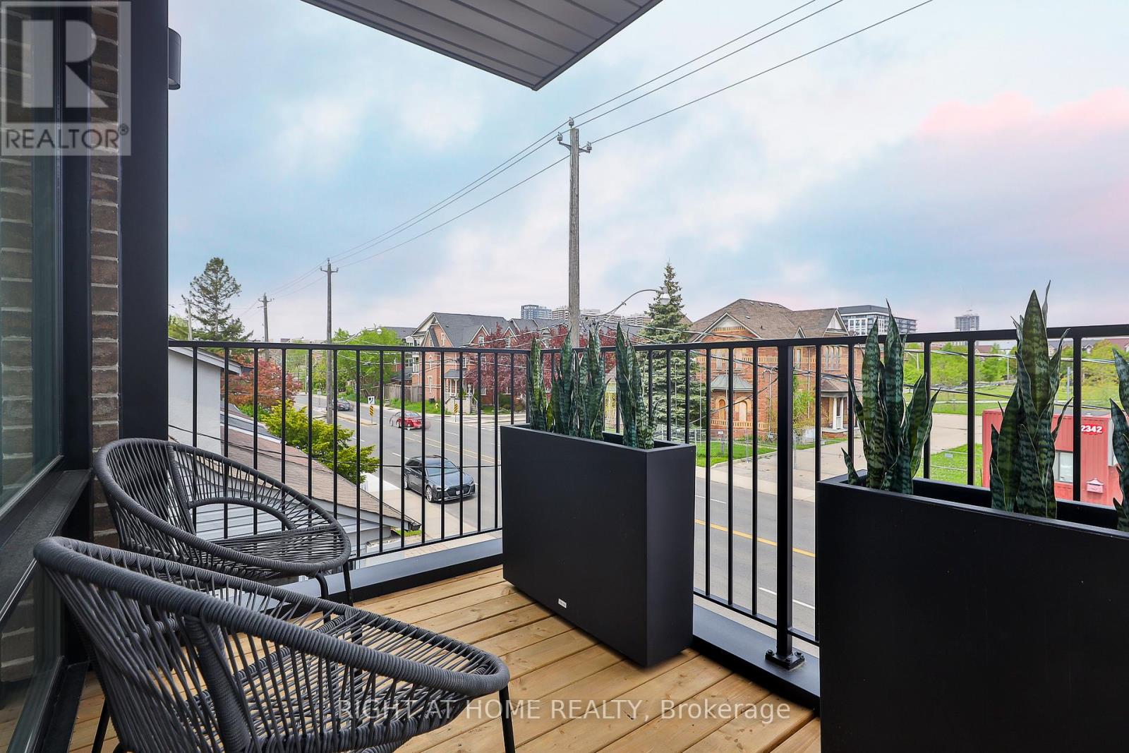 Centre - 2343 Gerrard Street E, Toronto, Ontario  M4E 2E6 - Photo 17 - E12757556