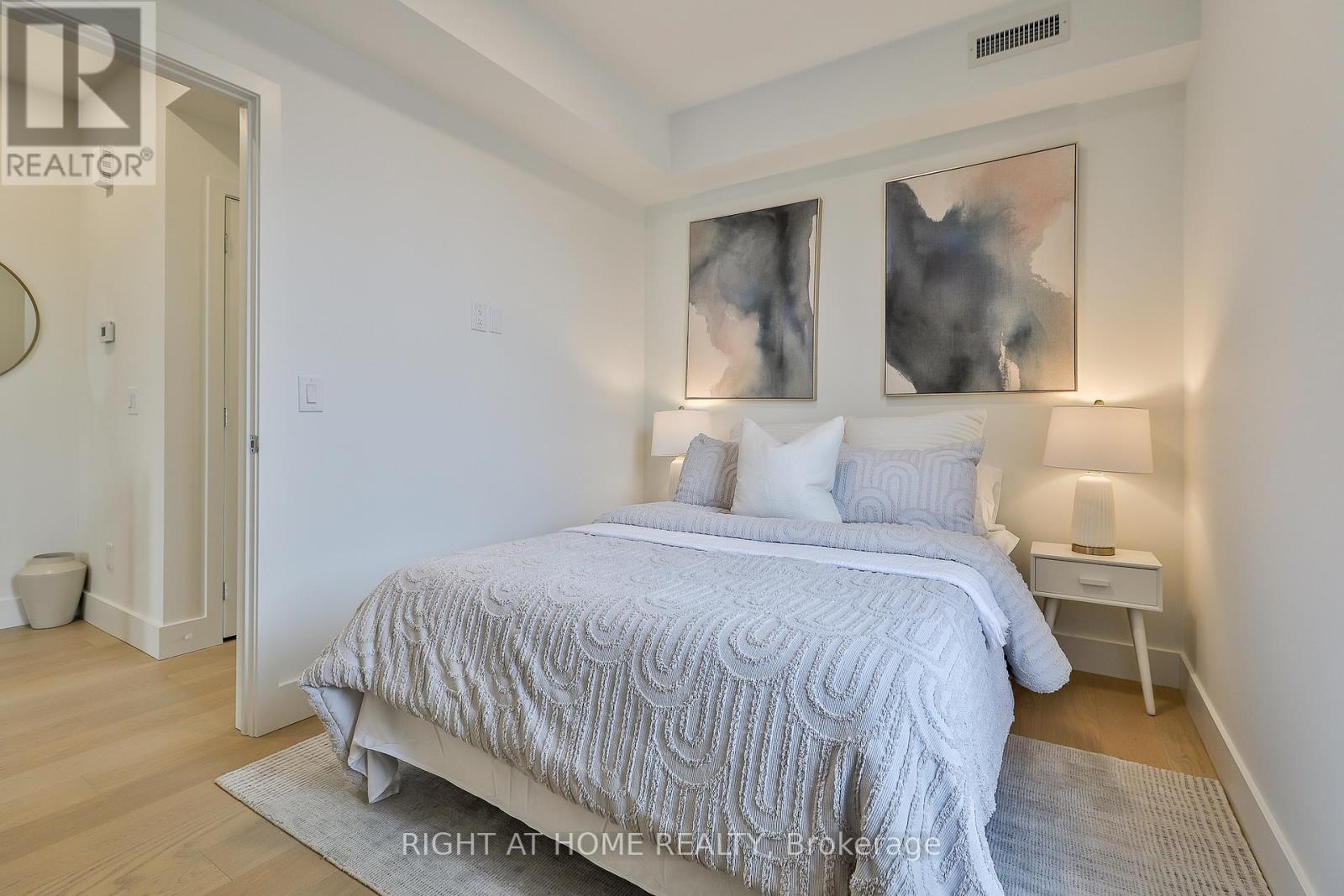 Centre - 2343 Gerrard Street E, Toronto, Ontario  M4E 2E6 - Photo 19 - E12757556