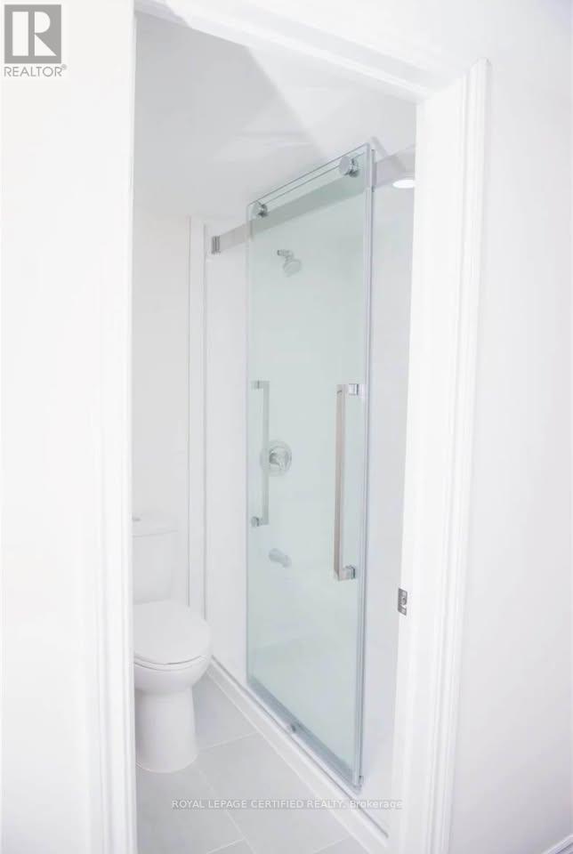 6 Camill Avenue, Ajax (Northeast Ajax), Ontario  L1Z 0J9 - Photo 8 - E12757856