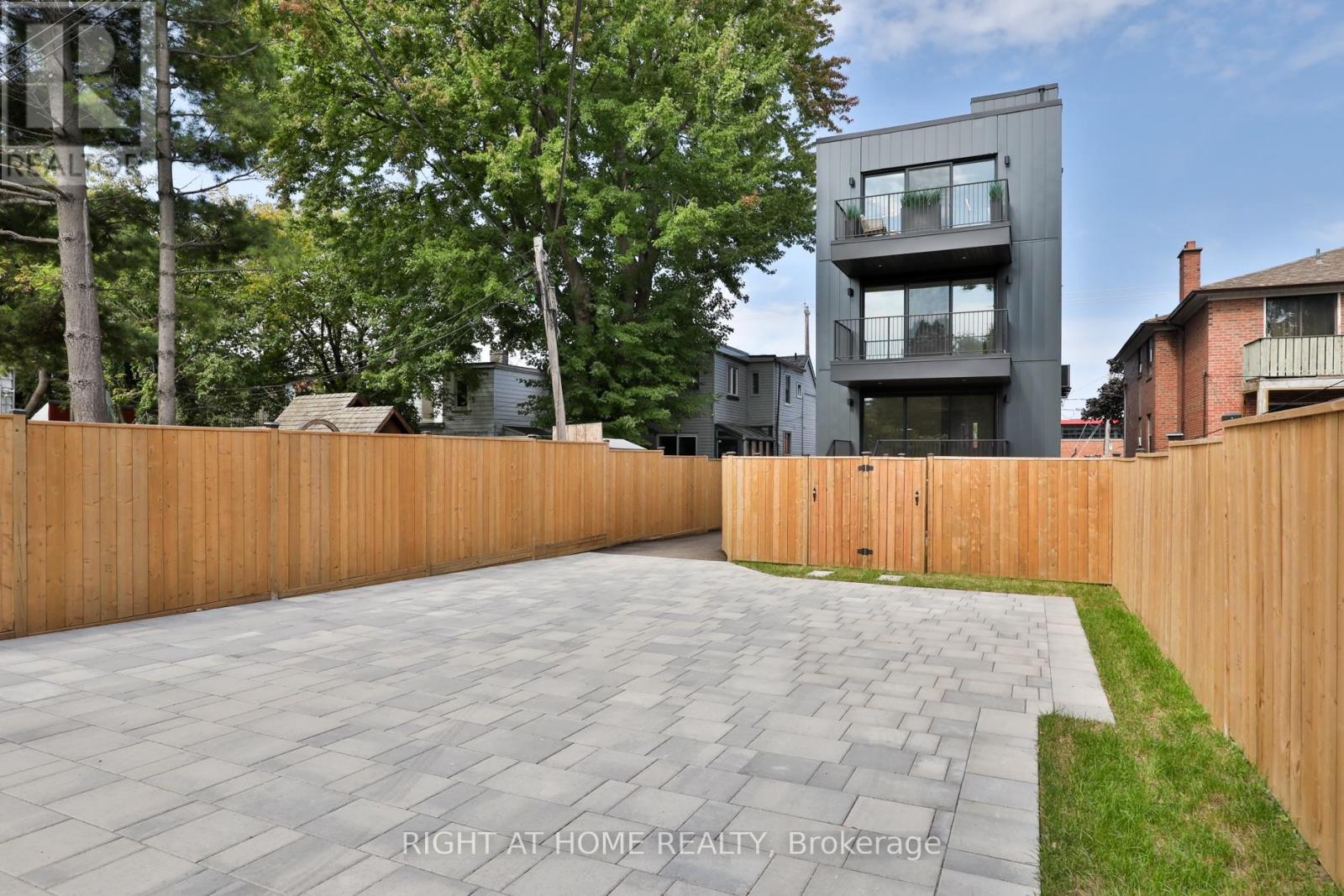 Sky - 2343 Gerrard Street E, Toronto, Ontario  M4E 2E6 - Photo 27 - E12757782