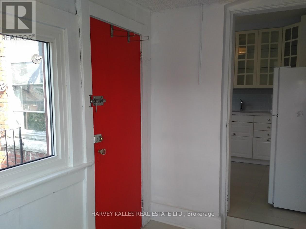 Upper - 885 Davenport Road, Toronto, Ontario  M6G 2B4 - Photo 17 - C12758000