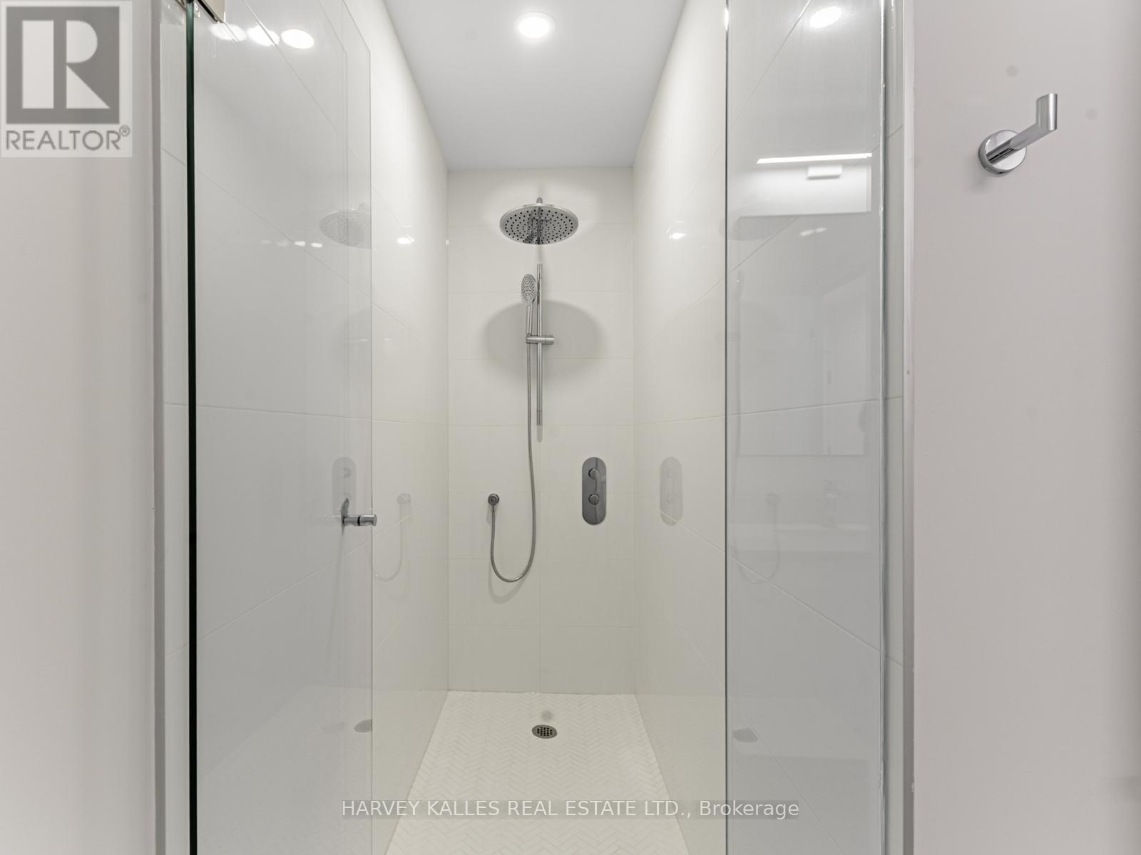 303 - 1720 Bayview Avenue, Toronto, Ontario  M4G 0E5 - Photo 7 - C12758026