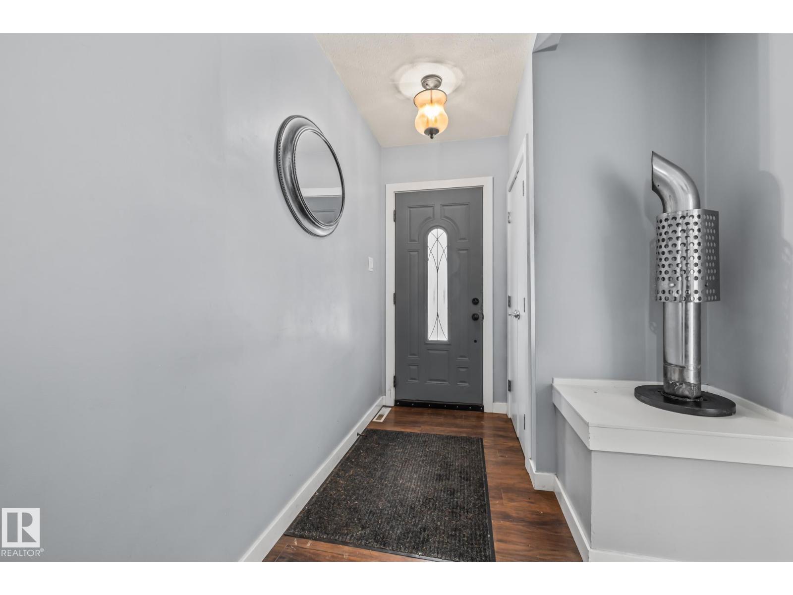 13608 137 St Nw, Edmonton, Alberta  T5L 2B3 - Photo 2 - E4472189