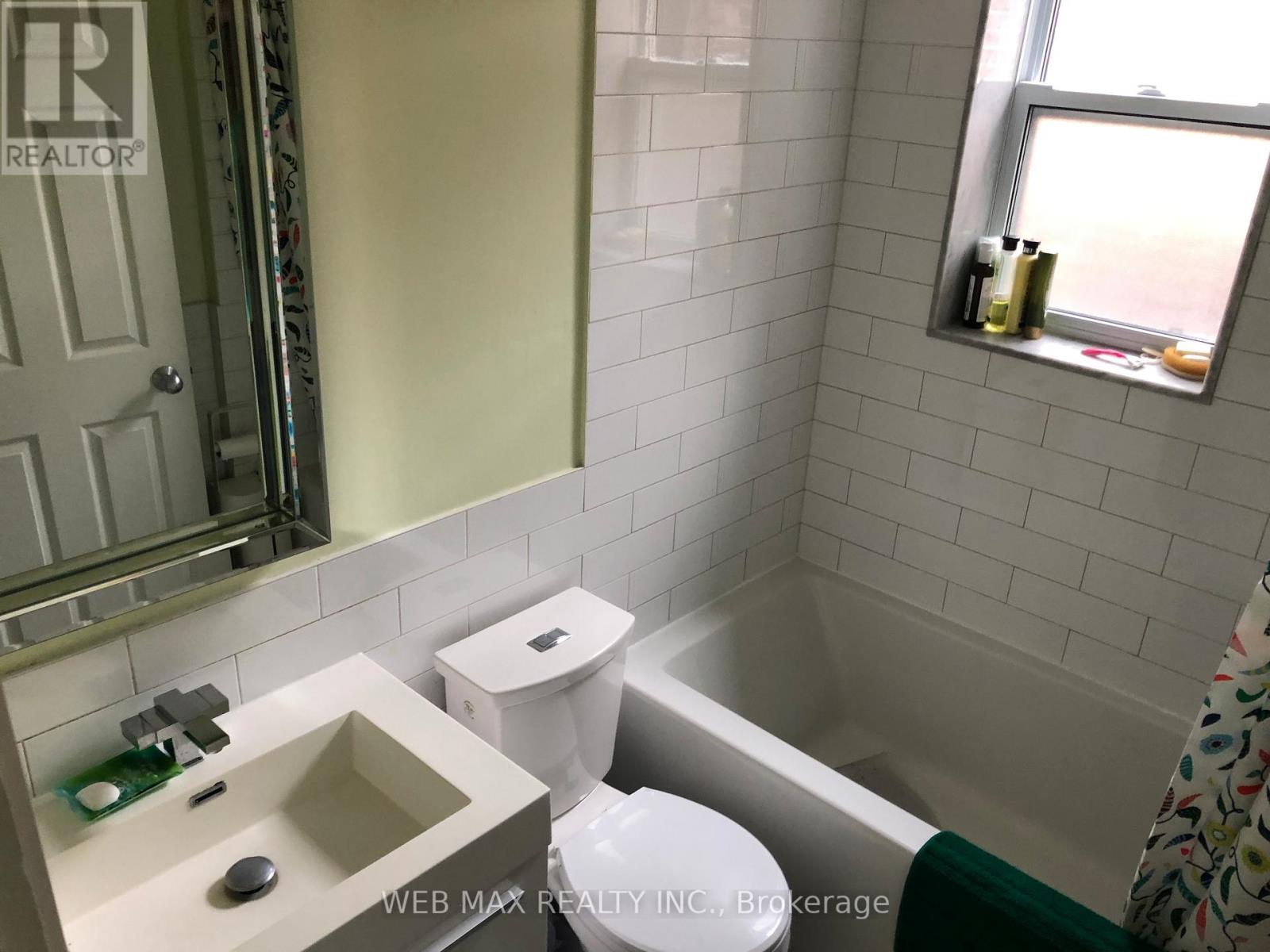 122 Booth Avenue, Toronto, Ontario  M4M 2M4 - Photo 14 - E12758032