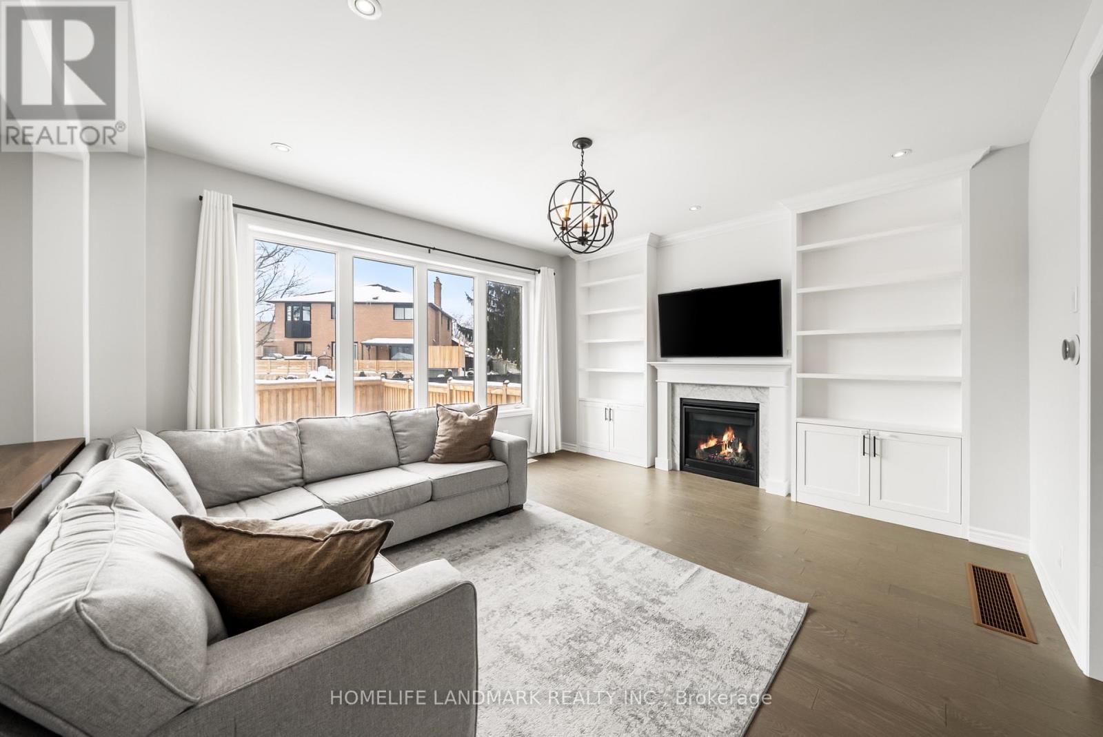 64 Bremner Street, Whitby, Ontario  L1R 0P9 - Photo 5 - E12758080