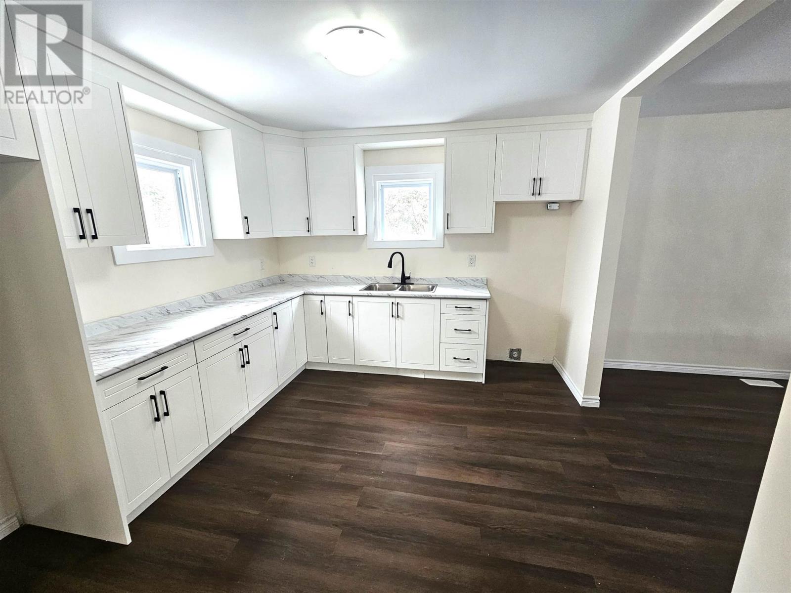 359 Farwell Ter, Sault Ste. Marie, Ontario  P6C 4B6 - Photo 4 - SM260227