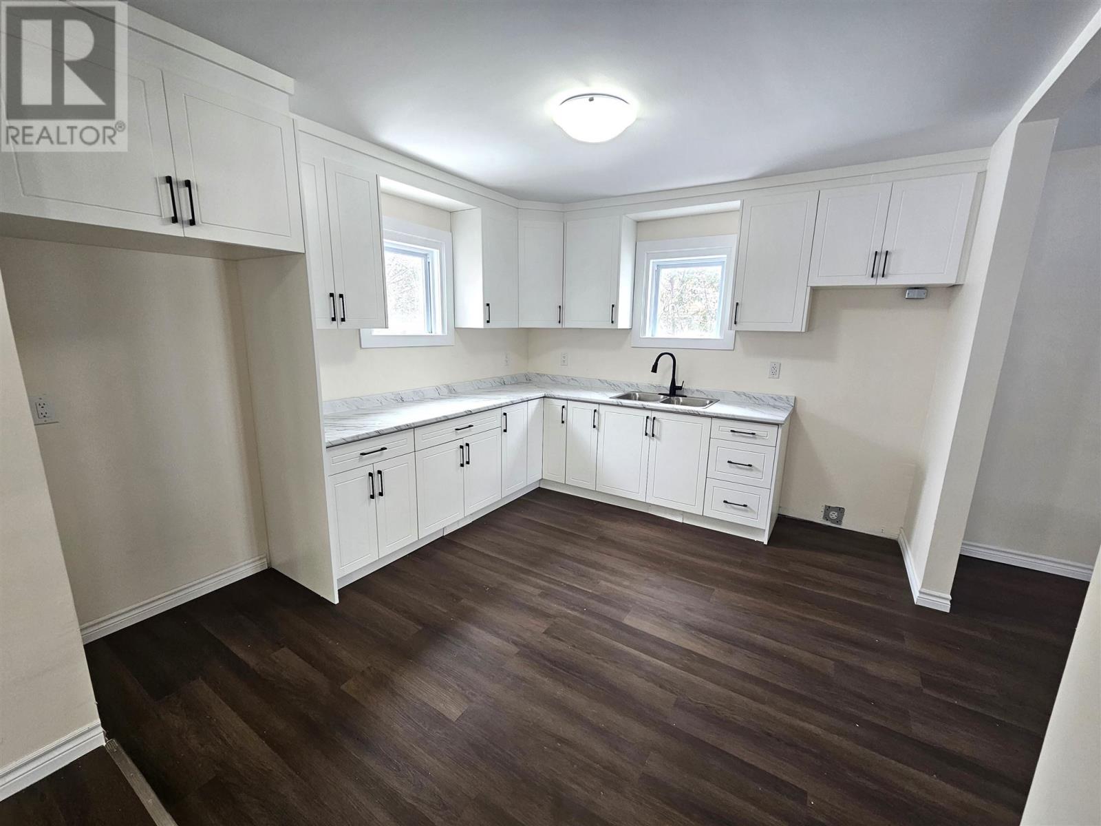 359 Farwell Ter, Sault Ste. Marie, Ontario  P6C 4B6 - Photo 3 - SM260227