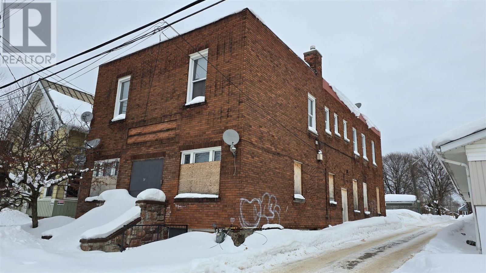 212 Albert ST E, Sault Ste. Marie, Ontario
