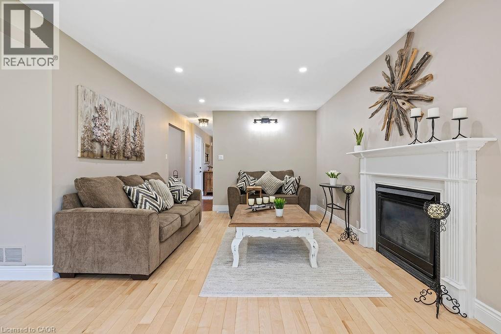 16 Linington Trail, Dundas, Ontario  L9H 7A3 - Photo 13 - 40802876