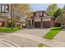 16 LININGTON Trail, Dundas, Ontario