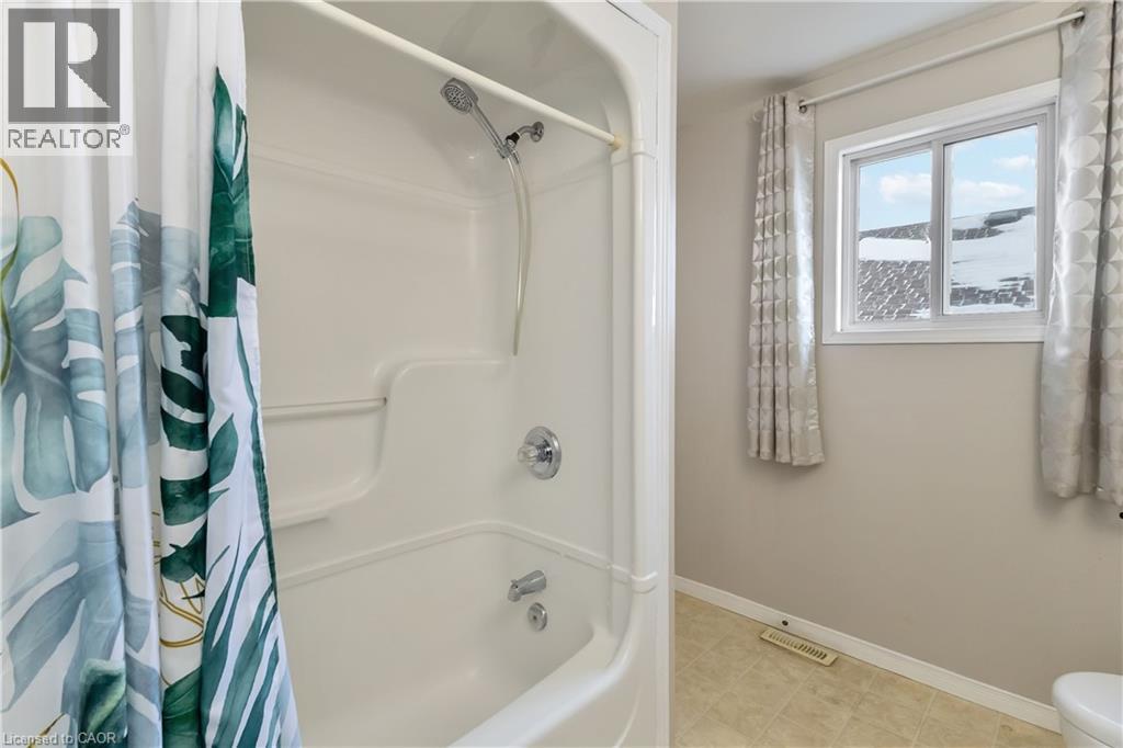 21 Axford Parkway, St. Thomas, Ontario  N5R 6E6 - Photo 16 - 40801281