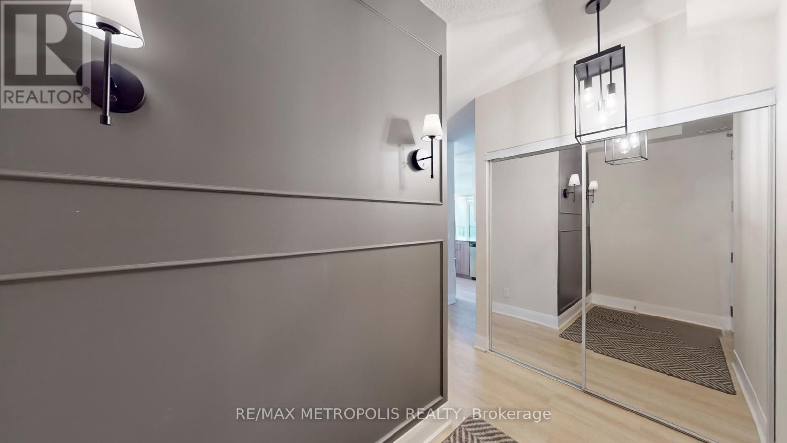 318 - 4700 Highway 7, Vaughan, Ontario  L4L 0B4 - Photo 3 - N12717250