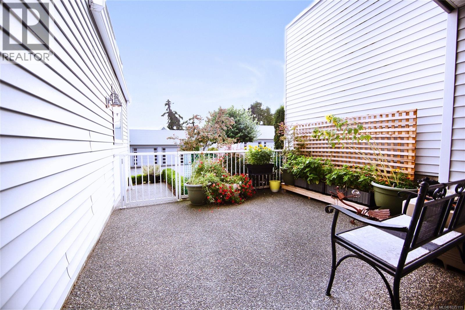 For Sale: 16 1600 Brynmarl Rd, Nanoose Bay, ON | 4 Bed, 3 Bath House for $295,000. See 26 photos!