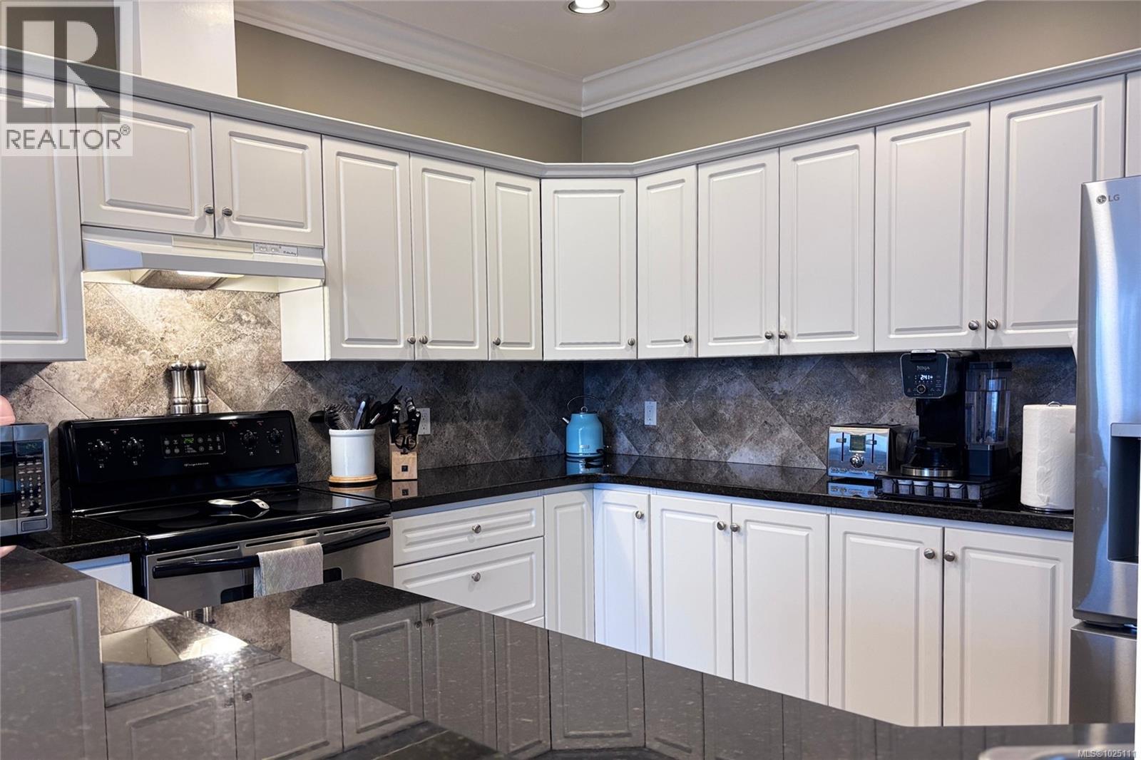 For Sale: 16 1600 Brynmarl Rd, Nanoose Bay, ON | 4 Bed, 3 Bath House for $295,000. See 26 photos!