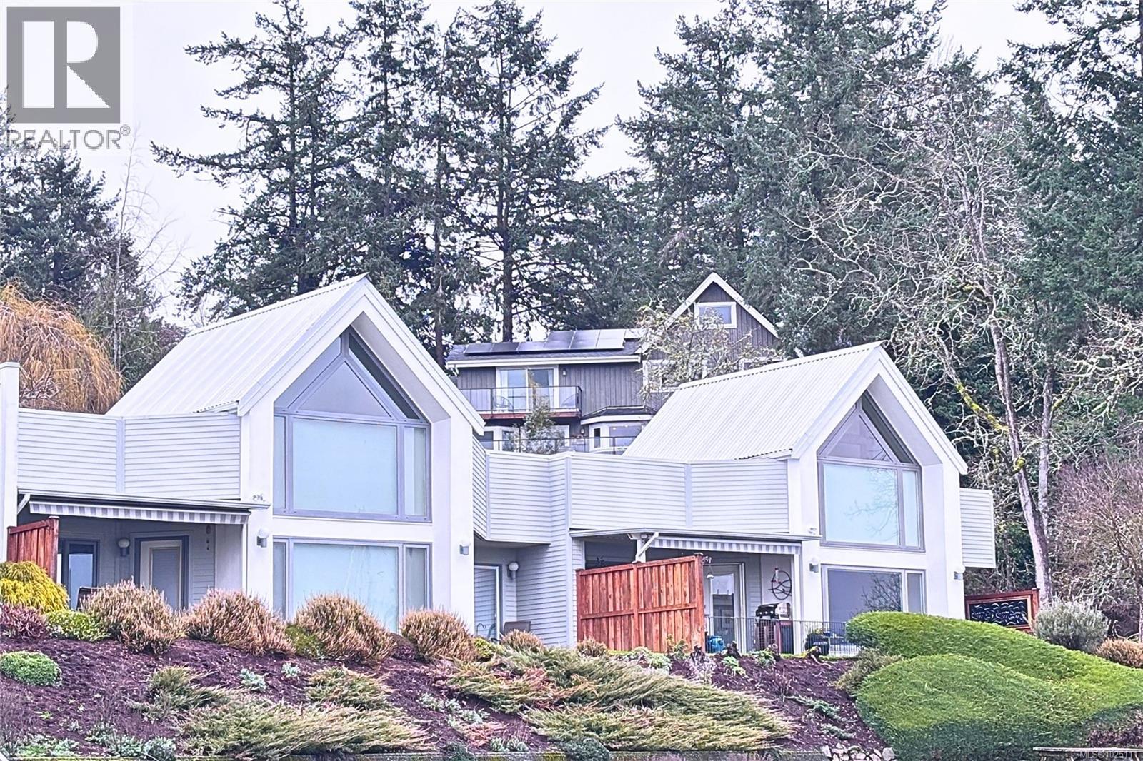 For Sale: 16 1600 Brynmarl Rd, Nanoose Bay, ON | 4 Bed, 3 Bath House for $295,000. See 26 photos!