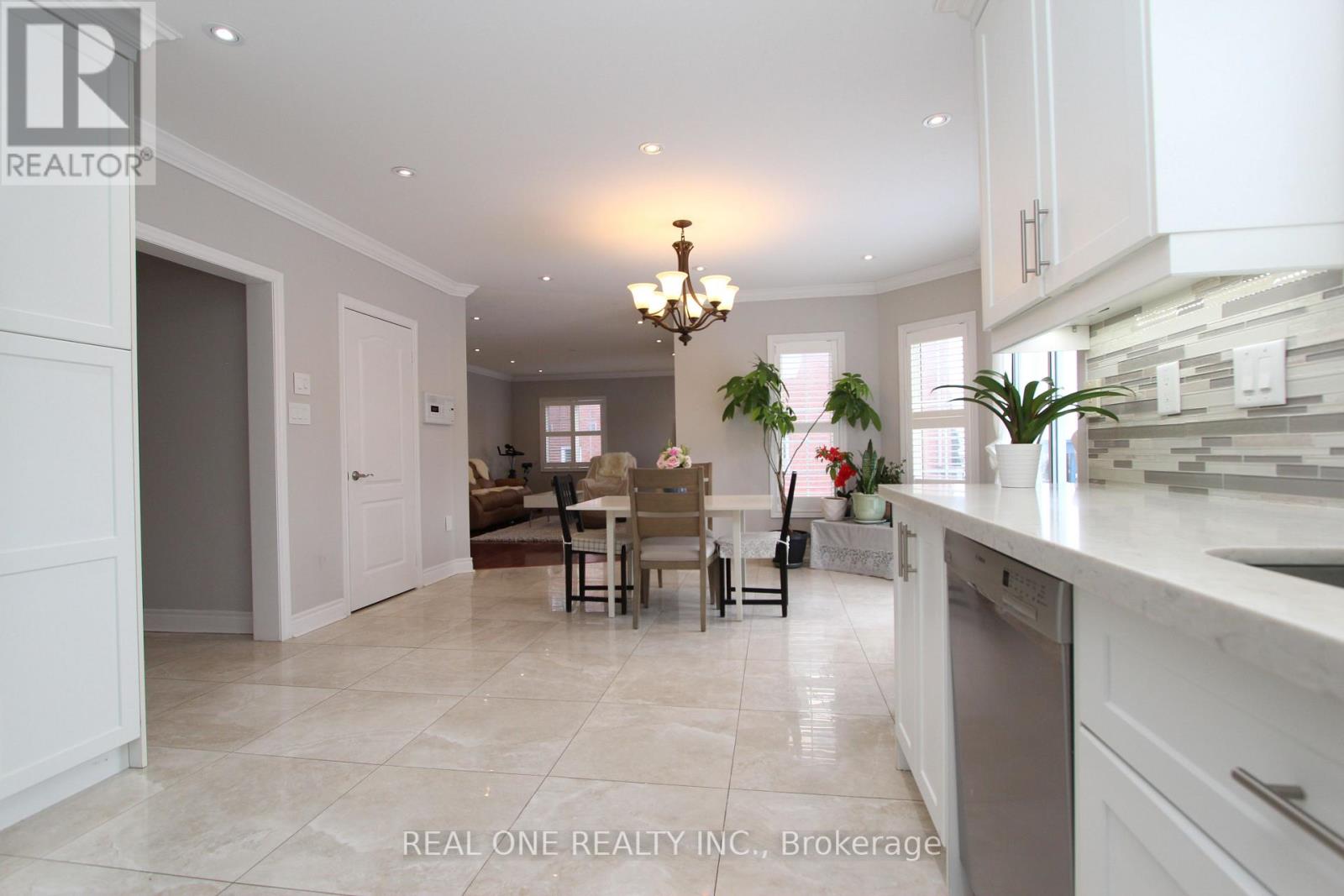 2 Delisle Street, Richmond Hill (Devonsleigh), Ontario  L4S 2R3 - Photo 14 - N12756256