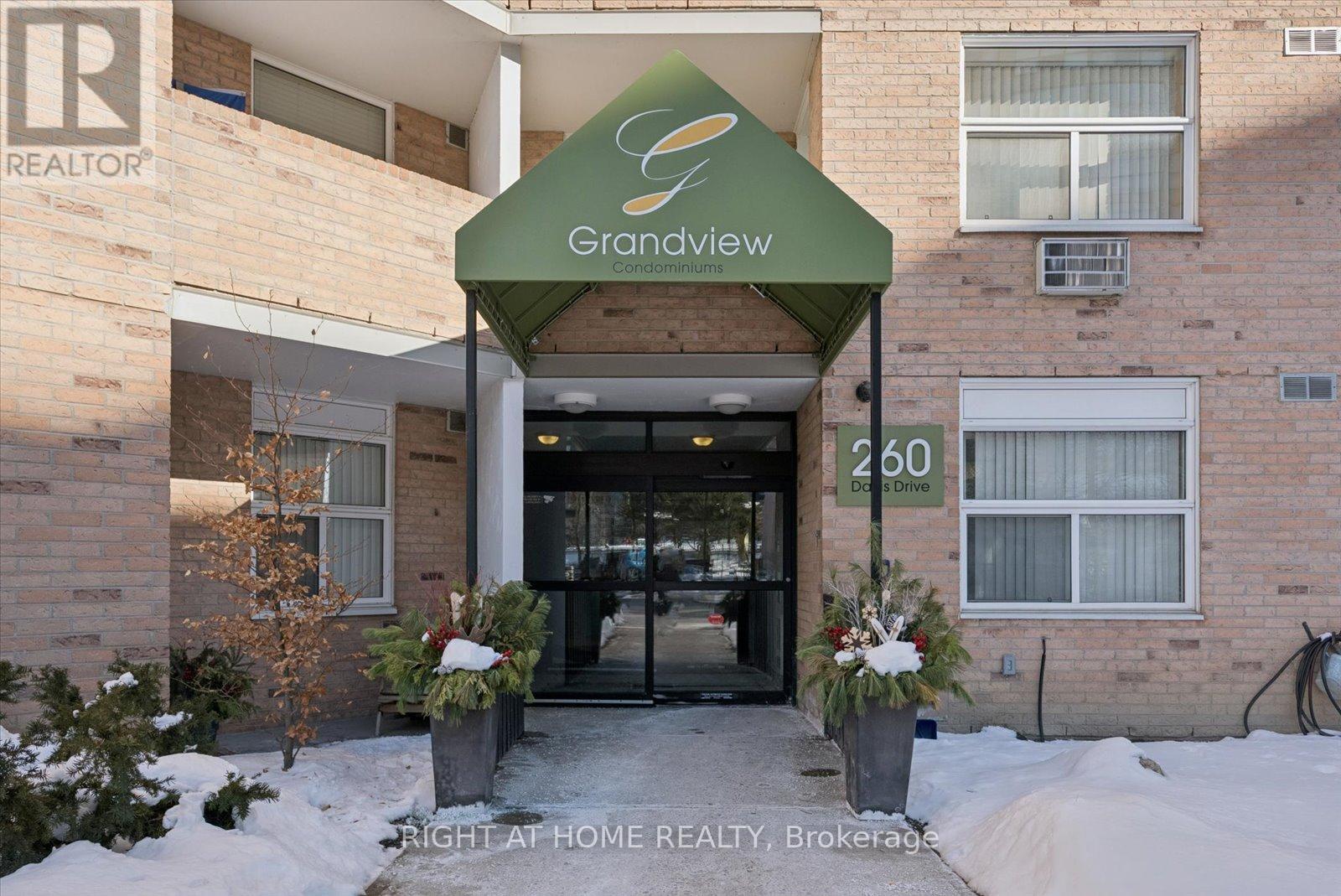 707 - 260 Davis Drive, Newmarket, Ontario  L3Y 7C3 - Photo 2 - N12756606