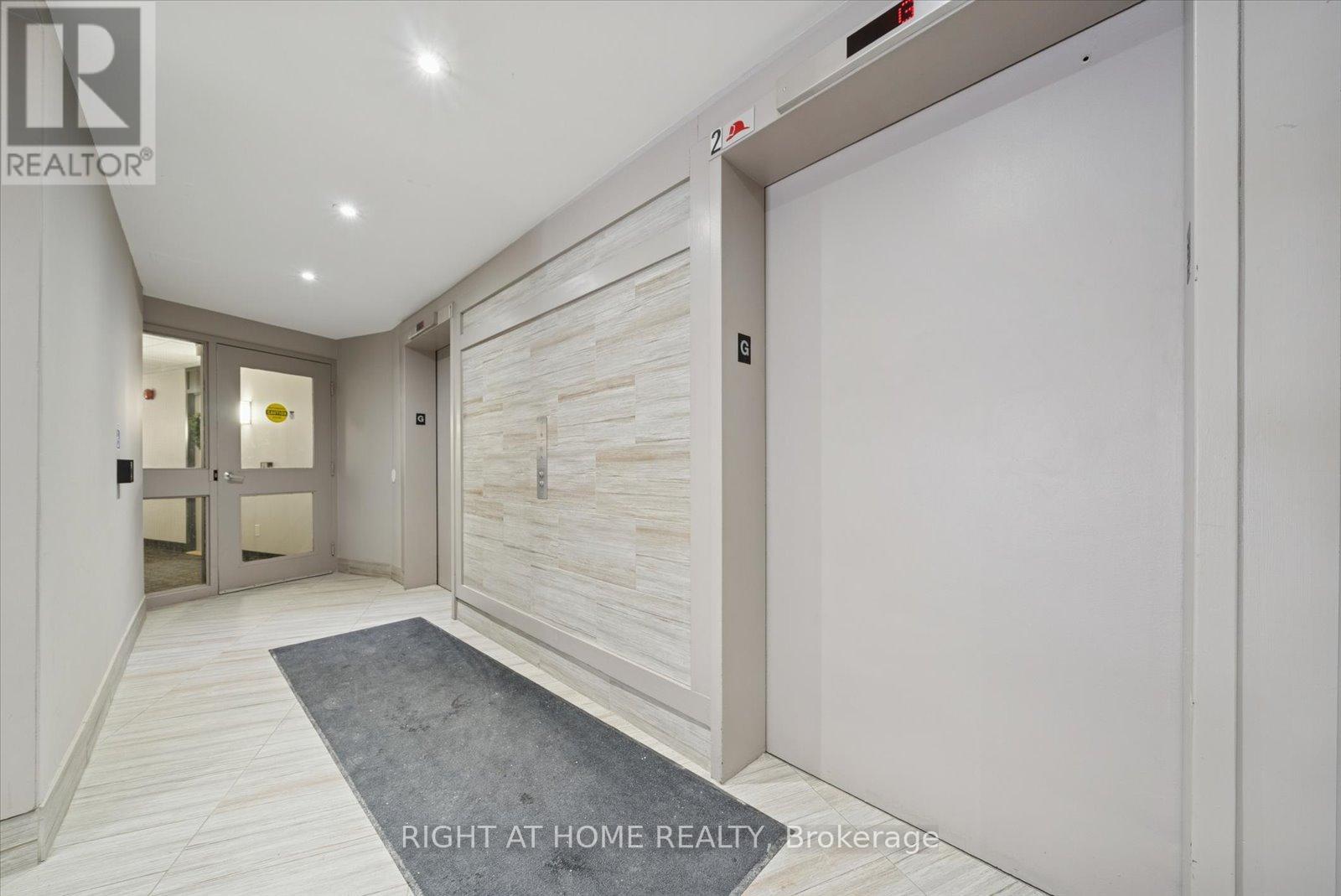 707 - 260 Davis Drive, Newmarket, Ontario  L3Y 7C3 - Photo 6 - N12756606