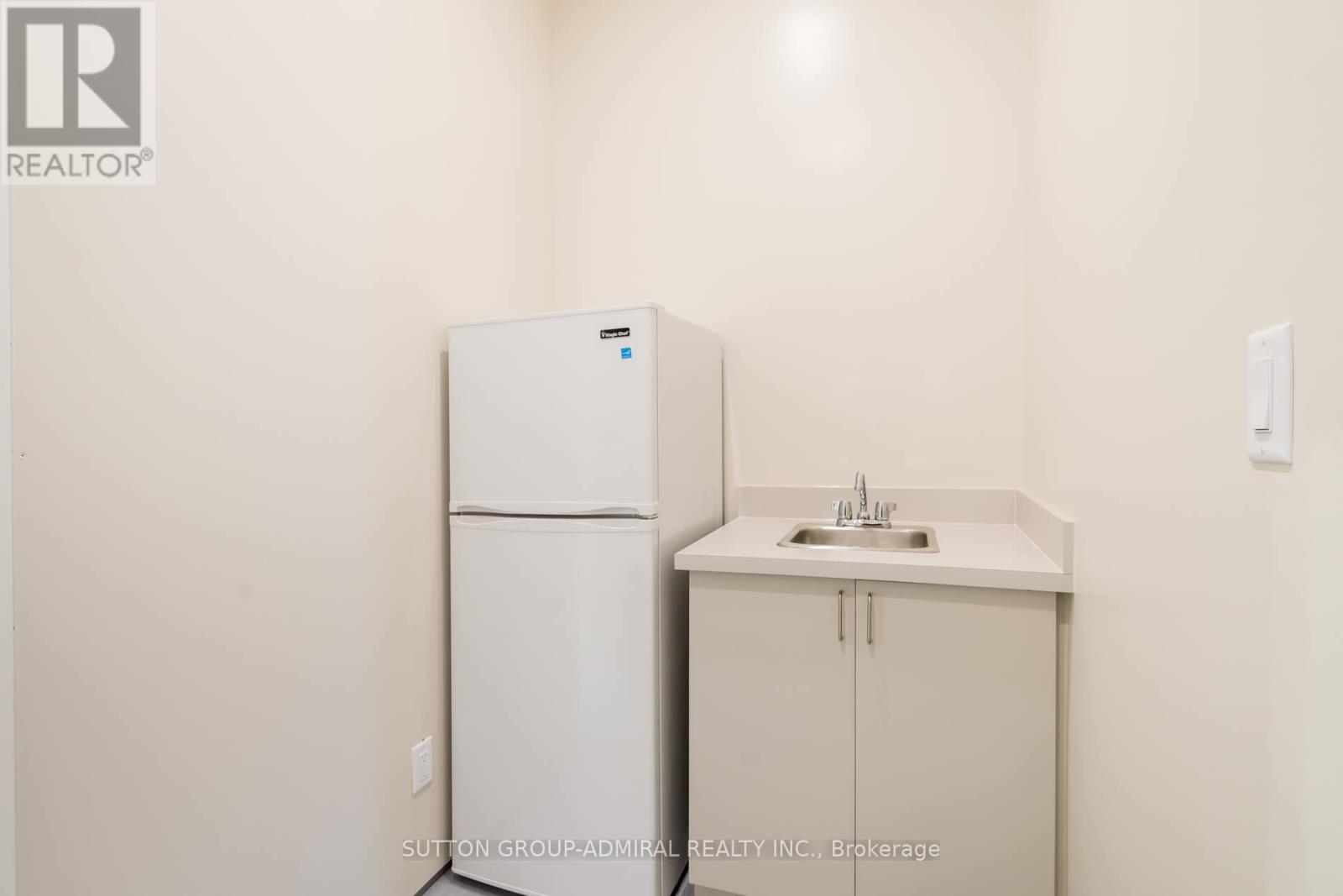 14 - 3300 Steeles Avenue, Vaughan, Ontario  L4K 2Y4 - Photo 4 - N12756638