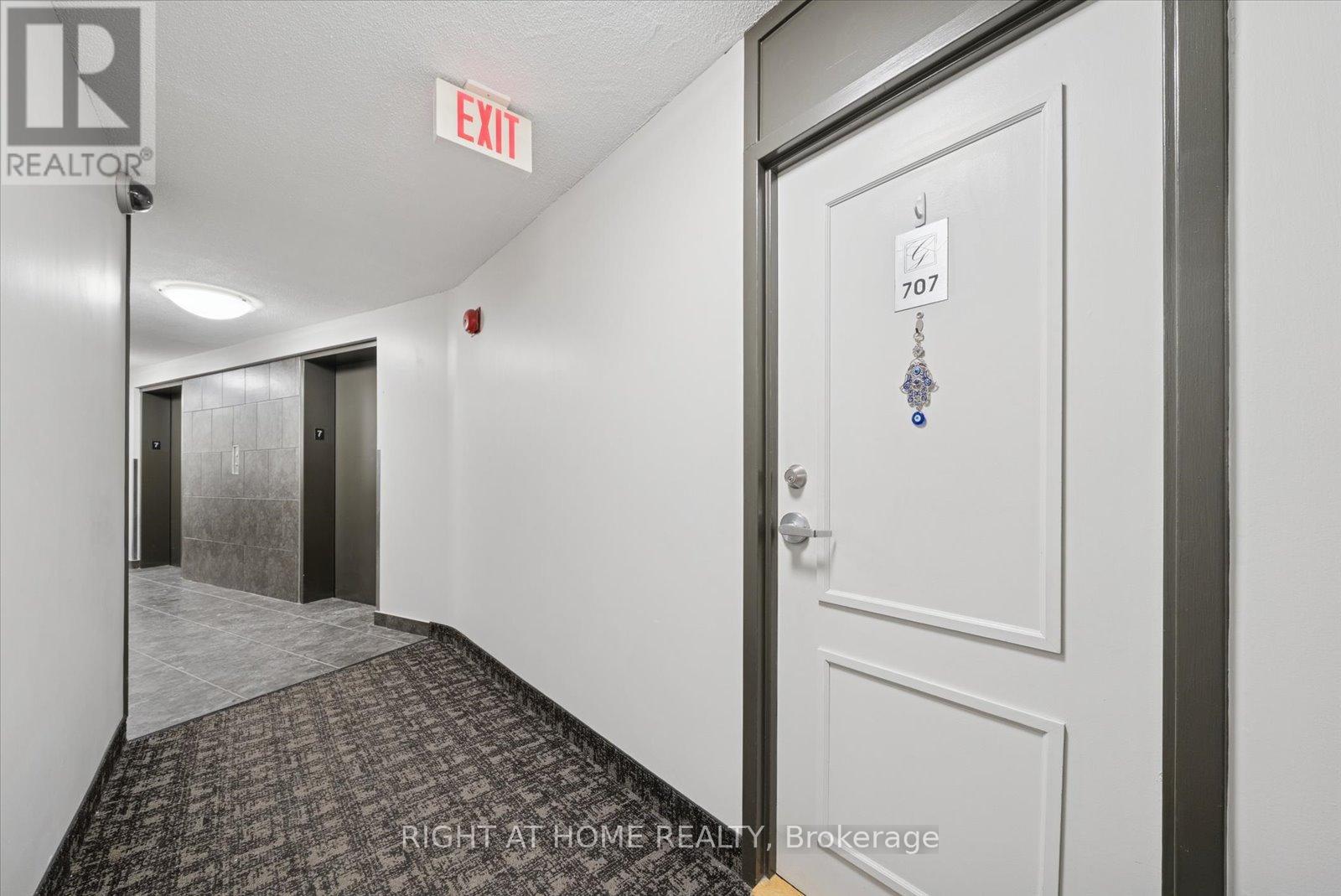 707 - 260 Davis Drive, Newmarket, Ontario  L3Y 7C3 - Photo 7 - N12756606