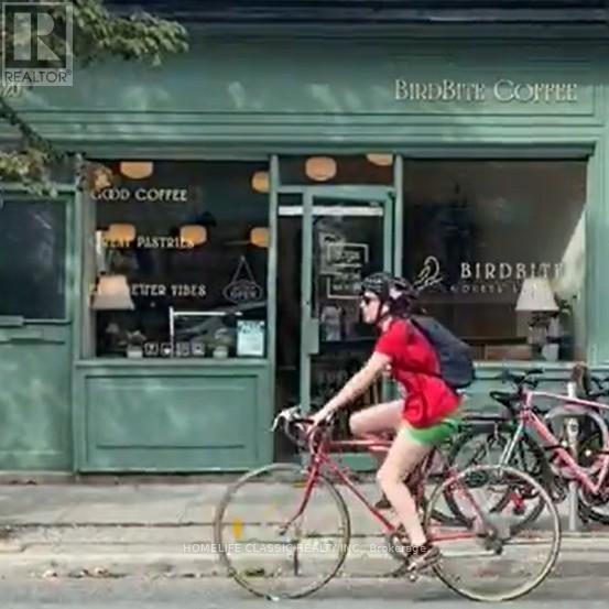 1420 DUNDAS STREET W, Toronto, Ontario