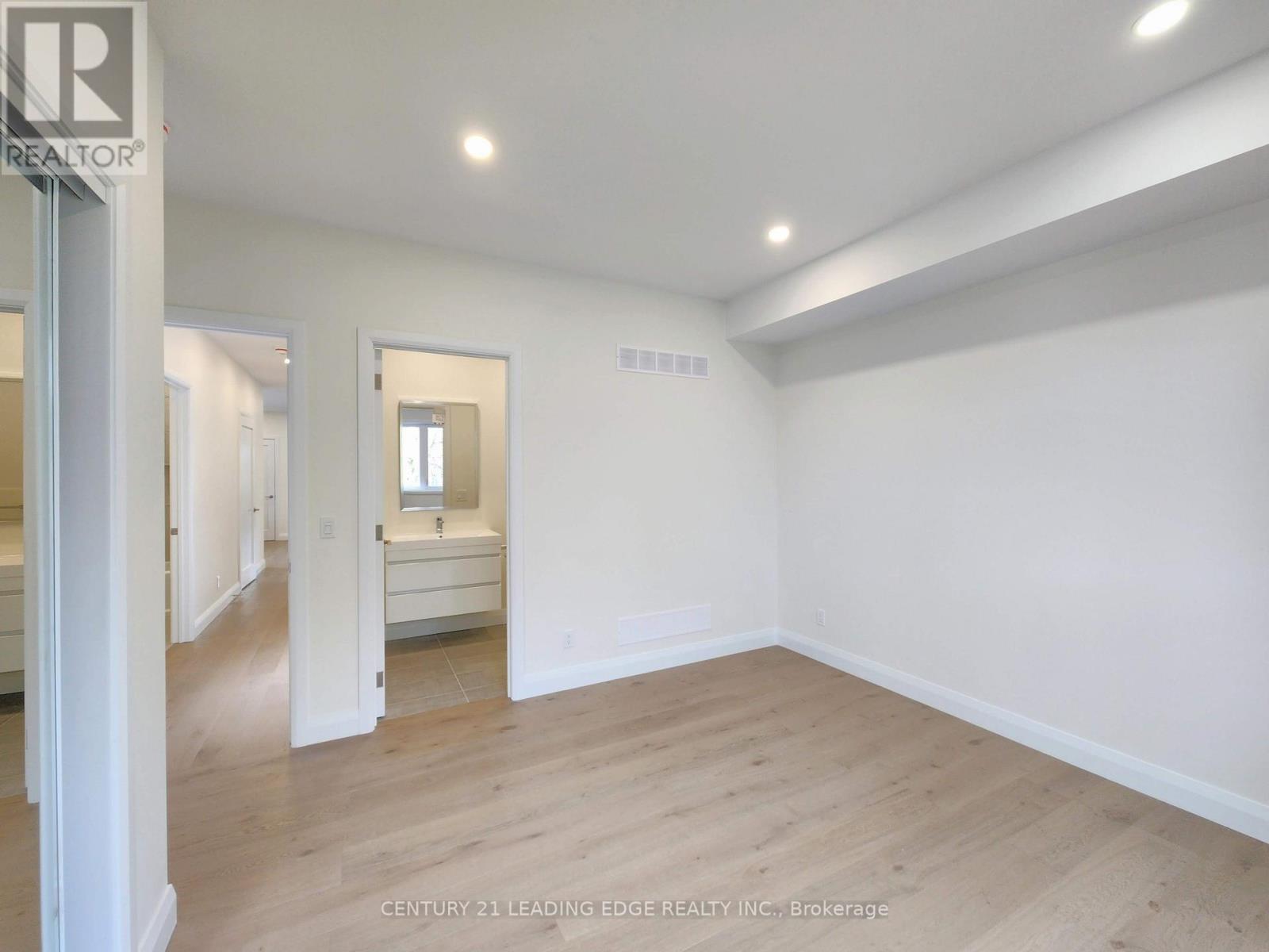 2nd Fl - 346 Lauder Avenue, Toronto (Oakwood Village), Ontario  M6E 3H8 - Photo 8 - C12755188