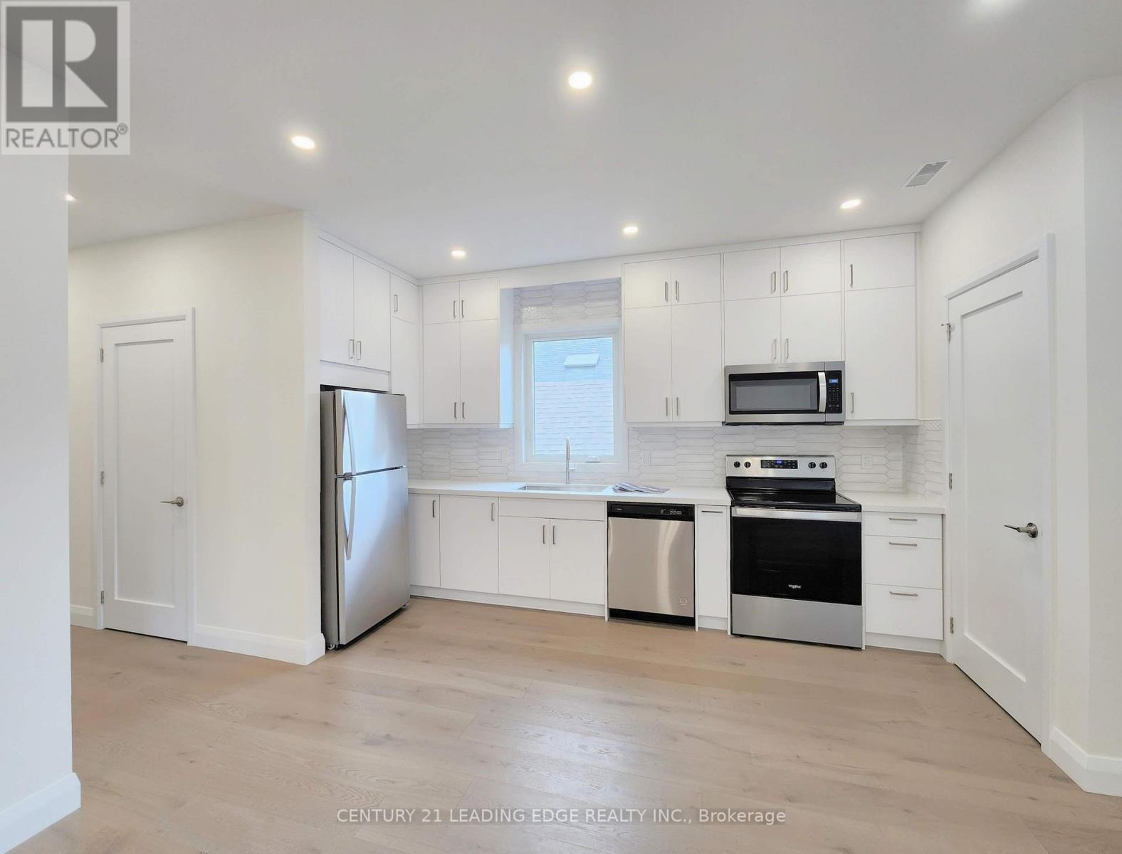 2nd Fl - 346 Lauder Avenue, Toronto (Oakwood Village), Ontario  M6E 3H8 - Photo 4 - C12755188