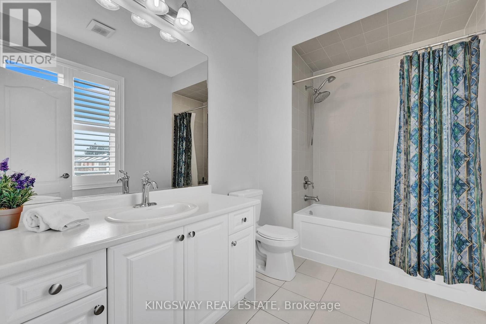 70 Bond Crescent, Richmond Hill, Ontario  L4E 3K4 - Photo 22 - N12756334