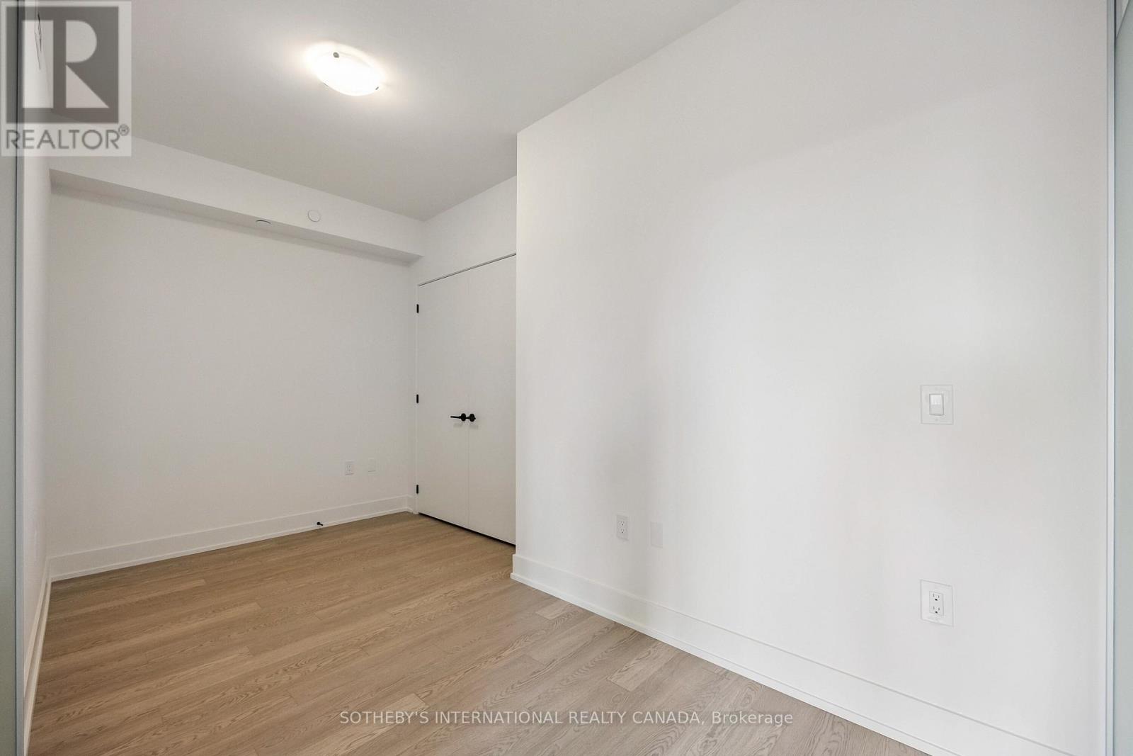 405 - 2075 King Road, King (King City), Ontario  L7B 0R6 - Photo 7 - N12756776