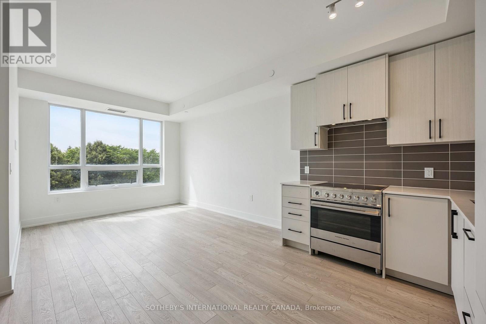 405 - 2075 King Road, King (King City), Ontario  L7B 0R6 - Photo 14 - N12756776