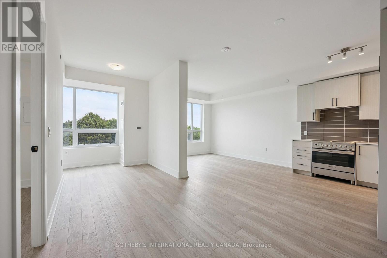 405 - 2075 King Road, King (King City), Ontario  L7B 0R6 - Photo 9 - N12756776