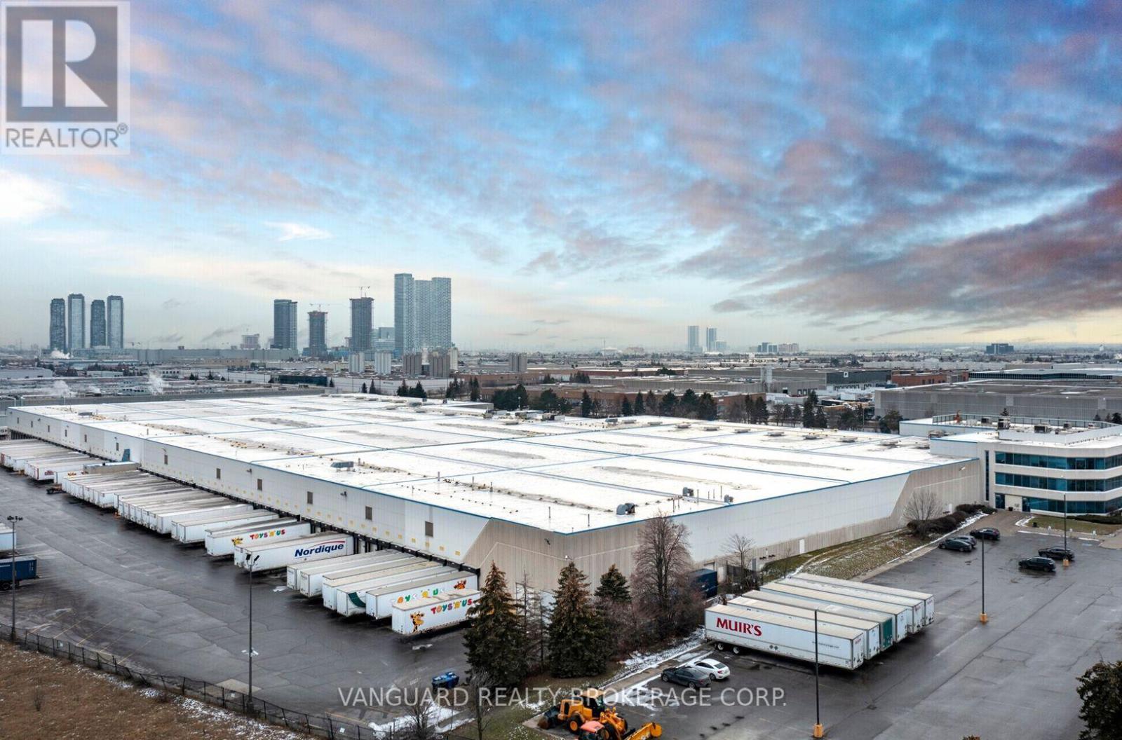 2777 Langstaff Road, Vaughan (Concord), Ontario  L4K 1K8 - Photo 2 - N12756884