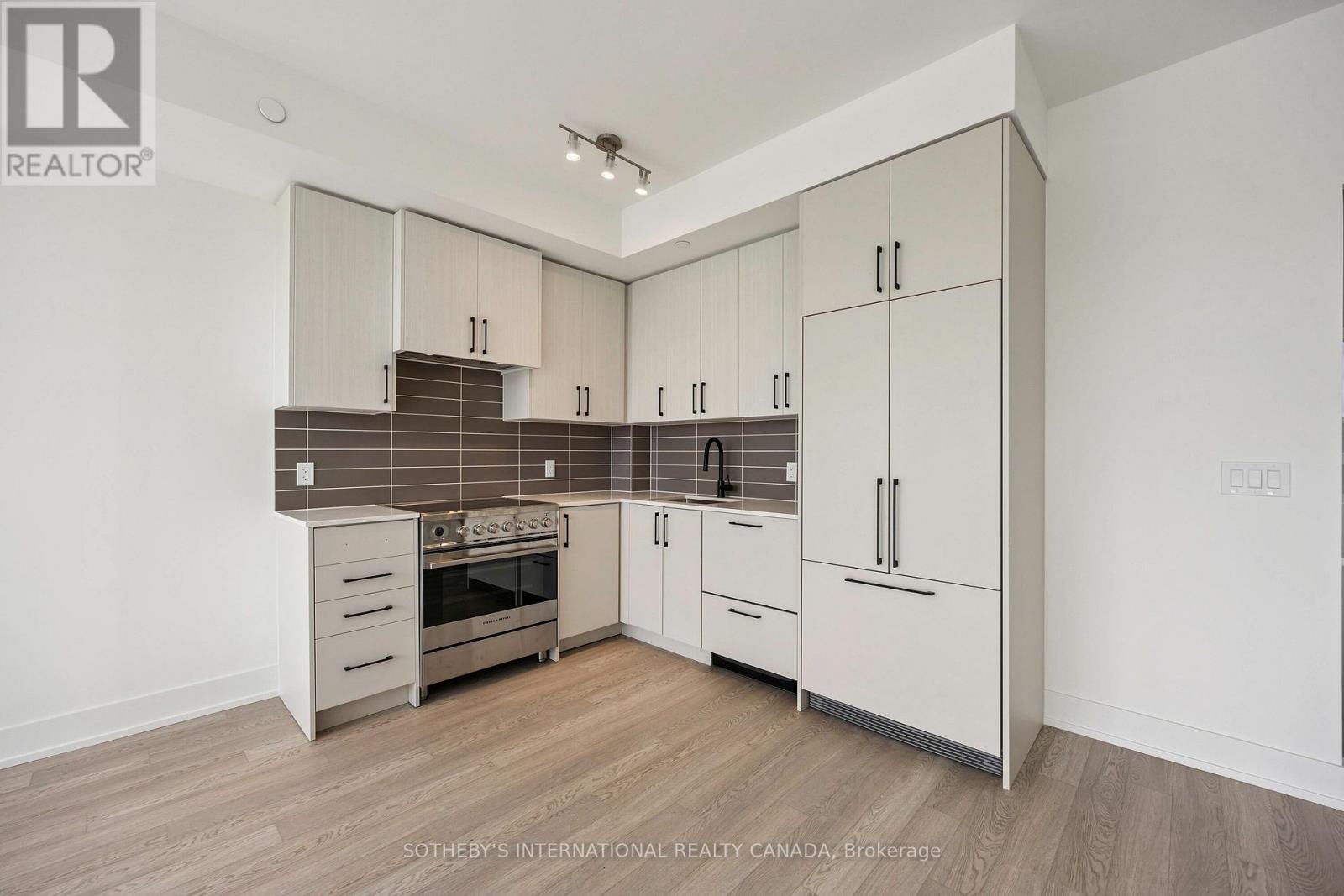 405 - 2075 King Road, King (King City), Ontario  L7B 0R6 - Photo 10 - N12756776